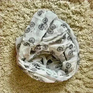 Bicycle black and white scarf